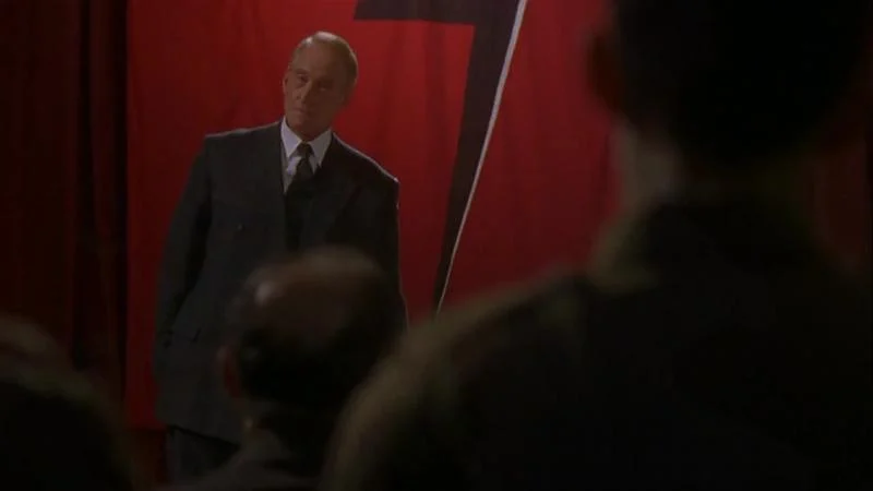 Кадры из сериала Война Фойла (2002)